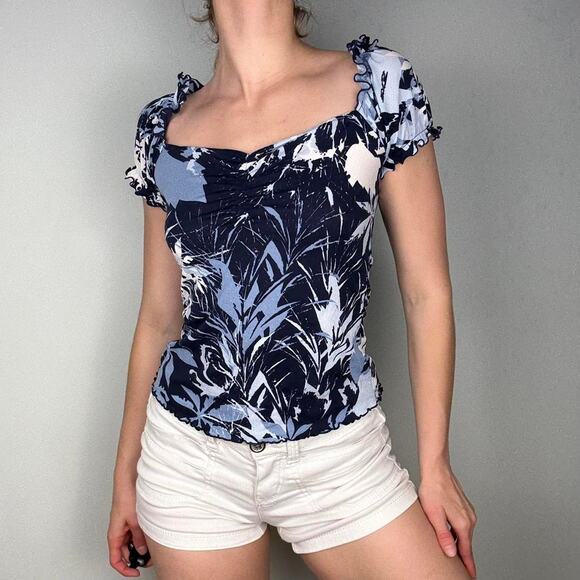 Blue white floral print top ruffle sleeves sweetheart neckline from Comma - Picture 4 of 8